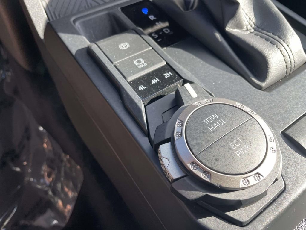 Used 2025 Toyota Tacoma SR5 image 41