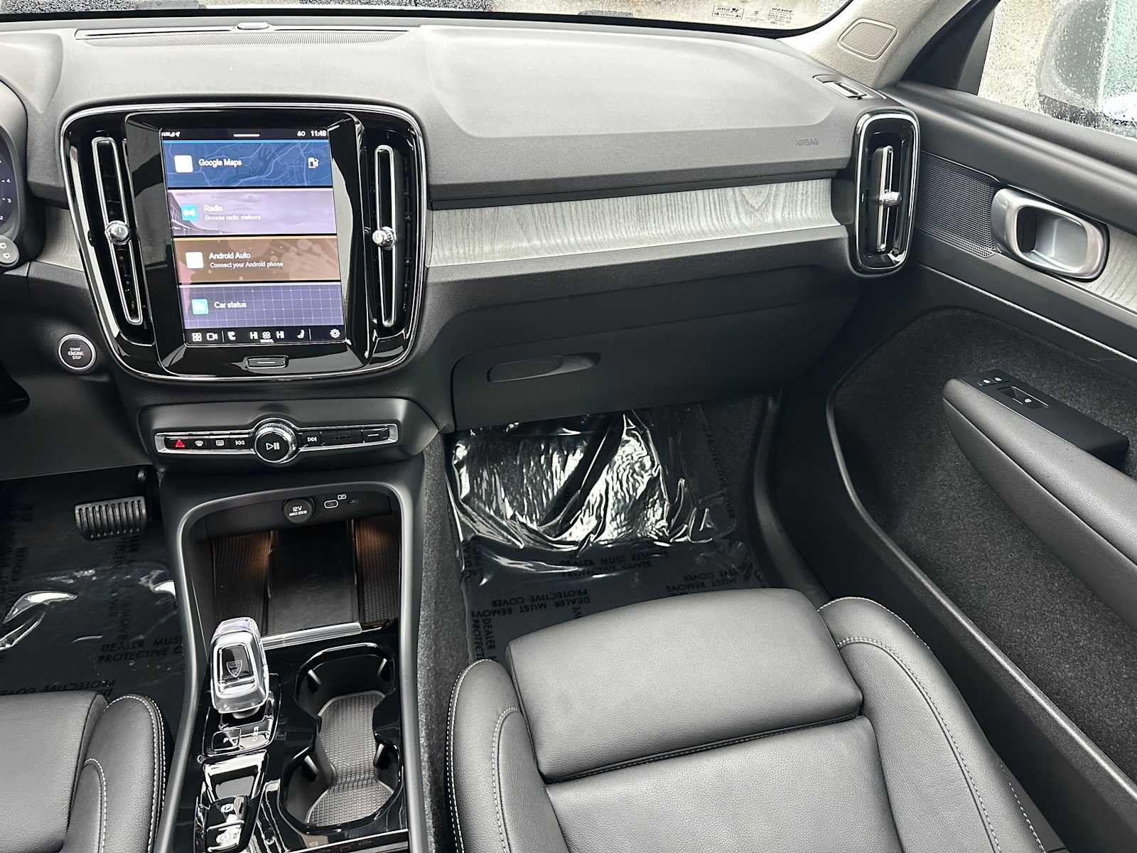 Used 2025 Volvo XC40 B5 Plus w/ Climate Package image 18