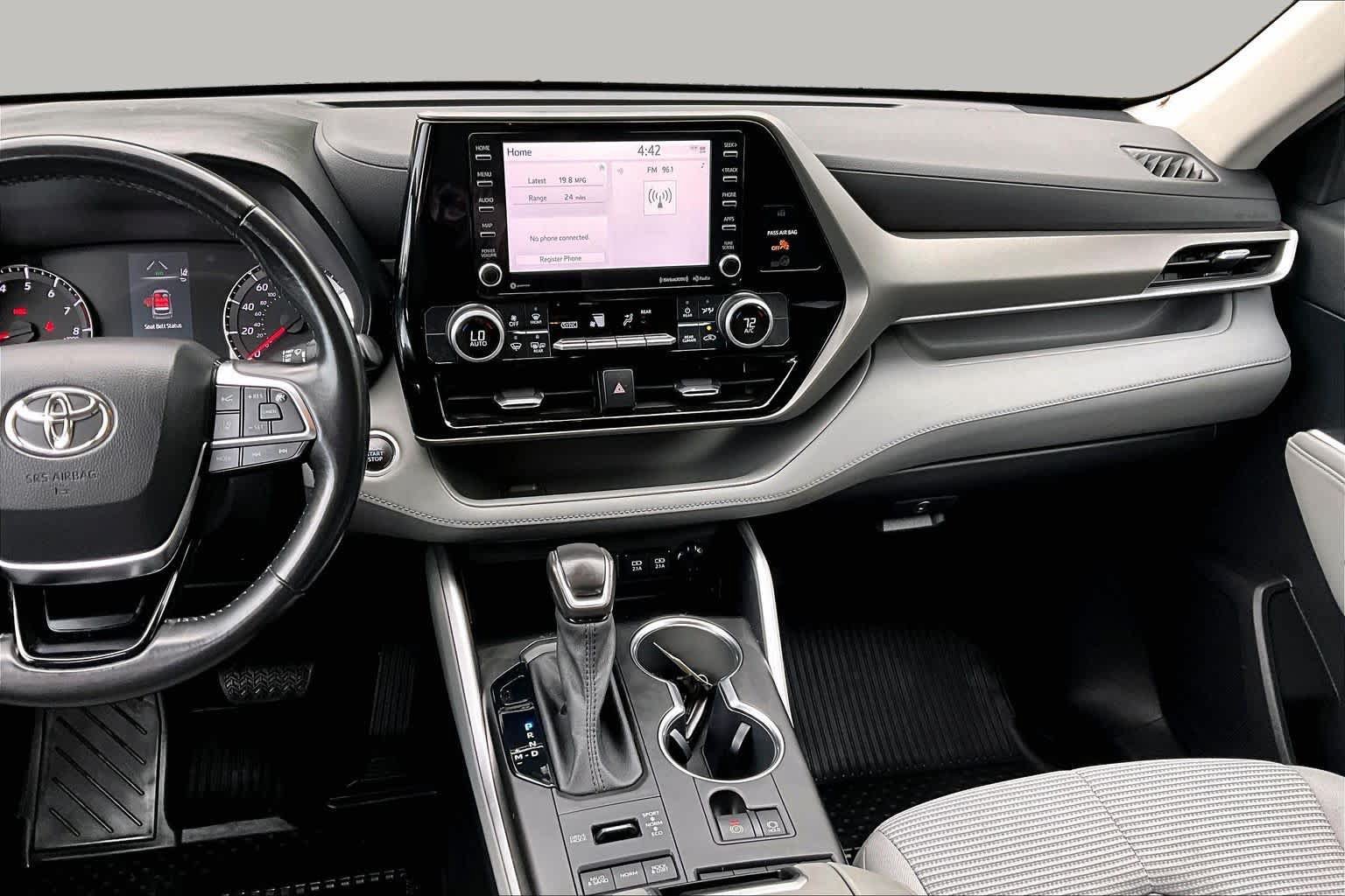 Used 2021 Toyota Highlander LE AWD/4WD image 7