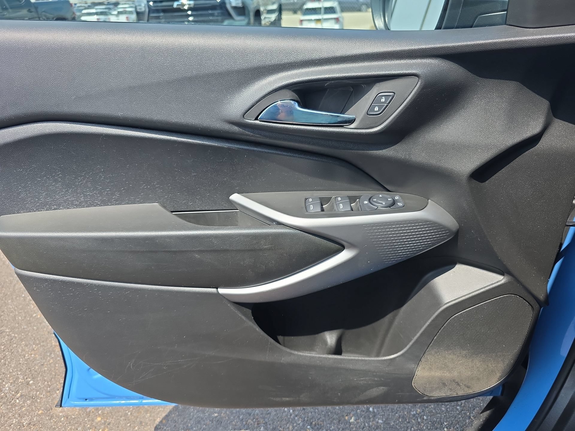 Used 2024 Chevrolet Trax RS FWD image 17