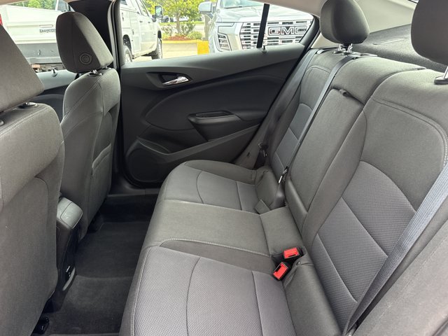Used 2018 Chevrolet Cruze LT w/ Convenience Package FWD image 6