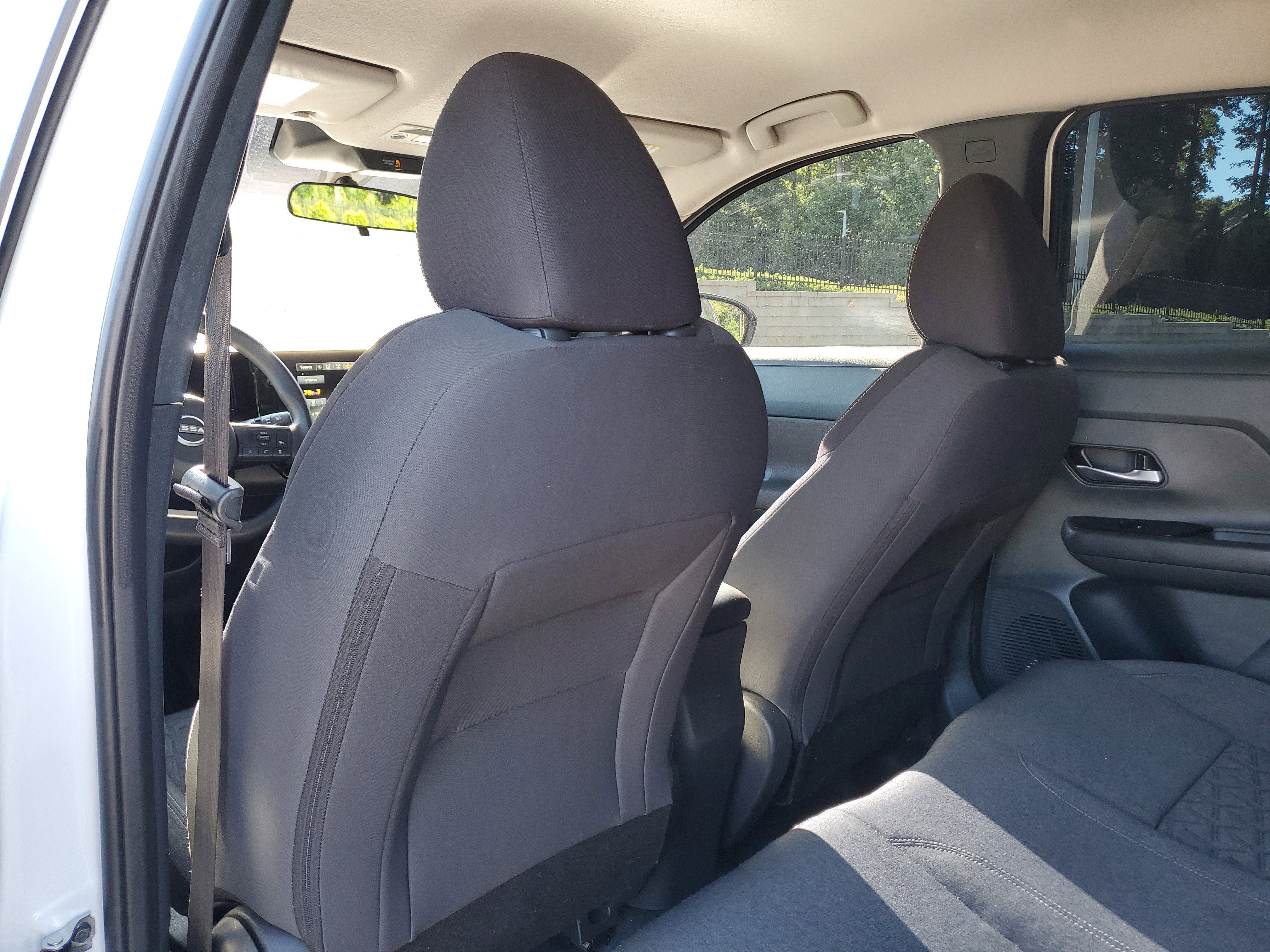 Used 2025 Nissan Kicks SV FWD image 10
