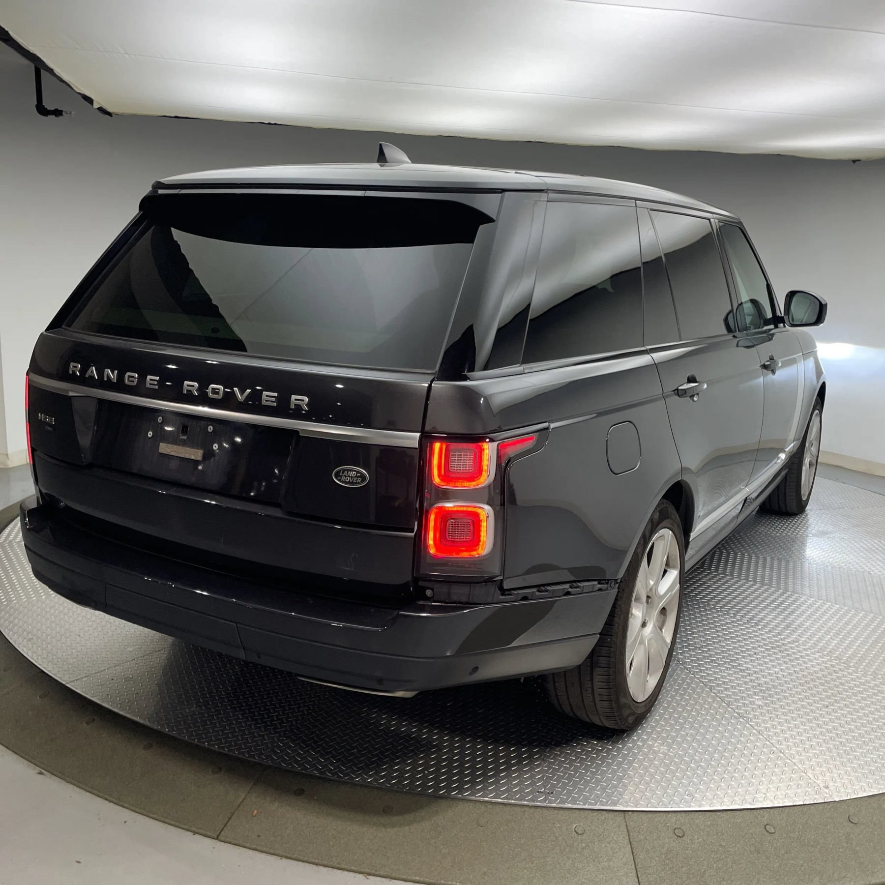 Used 2020 Land Rover Range Rover Long Wheelbase HSE AWD/4WD image 4