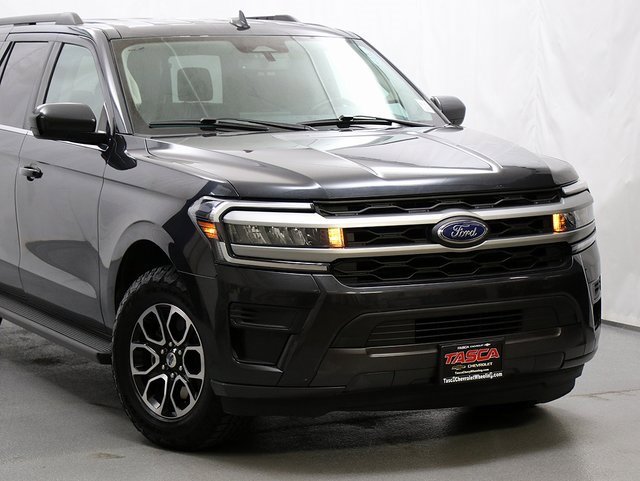 Used 2024 Ford Expedition Max XLT image 2