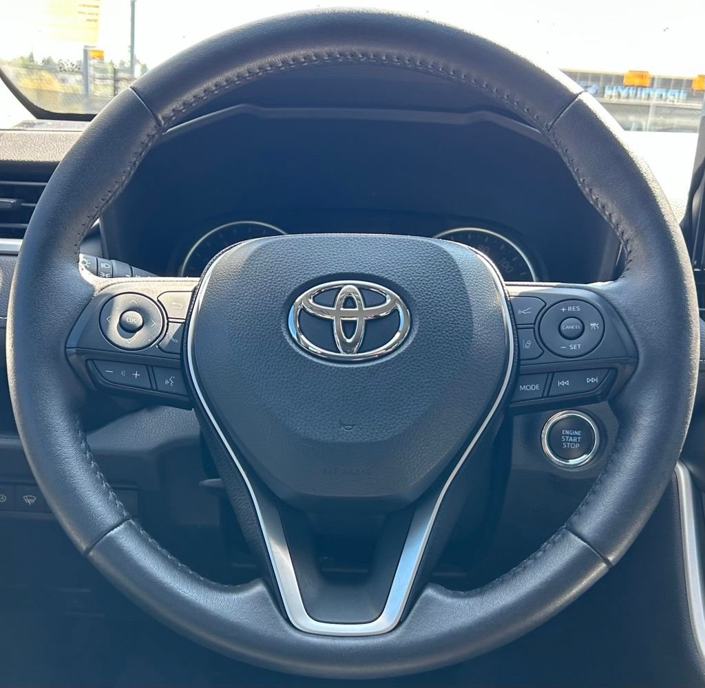 Certified 2021 Toyota RAV4 XLE w/ XLE Grade Weather Package AWD/4WD image 20