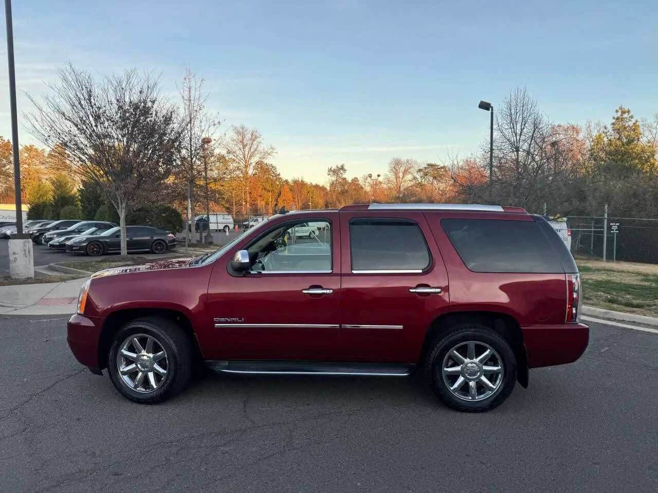 Used 2011 GMC Yukon Denali image 19