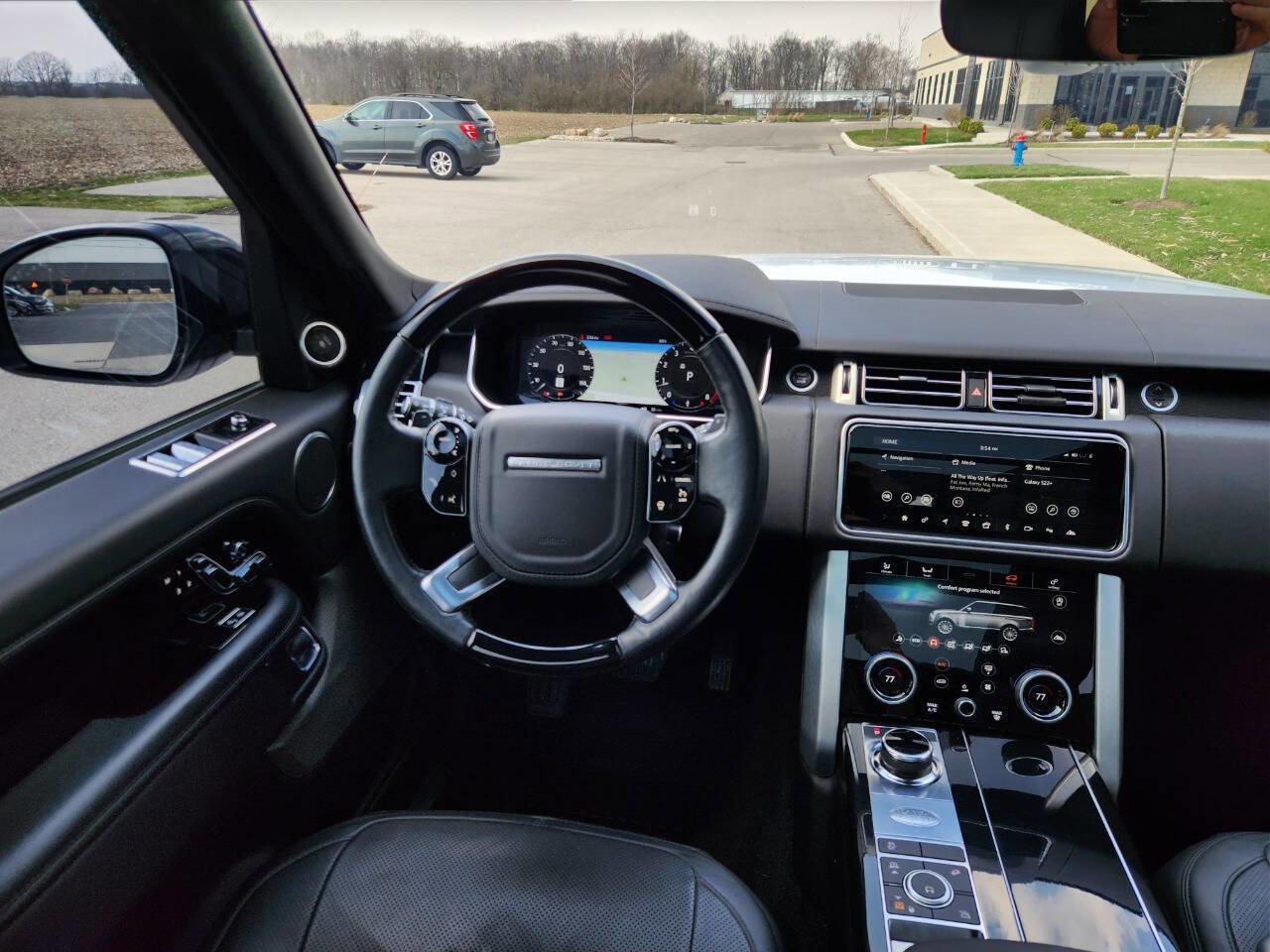 Used 2018 Land Rover Range Rover HSE image 18