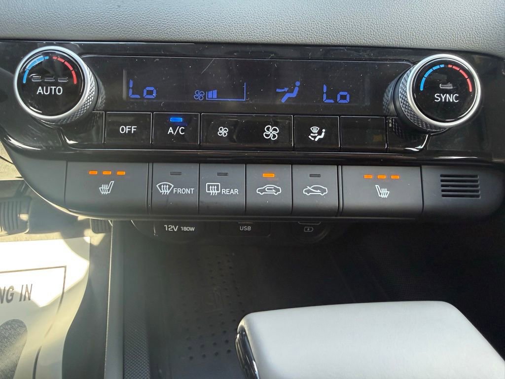 Used 2023 Hyundai Elantra SEL w/ Convenience Package image 23