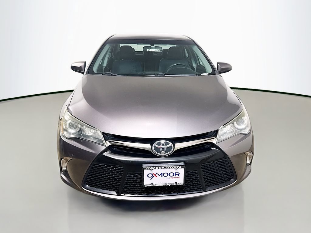 Used 2015 Toyota Camry SE FWD image 2