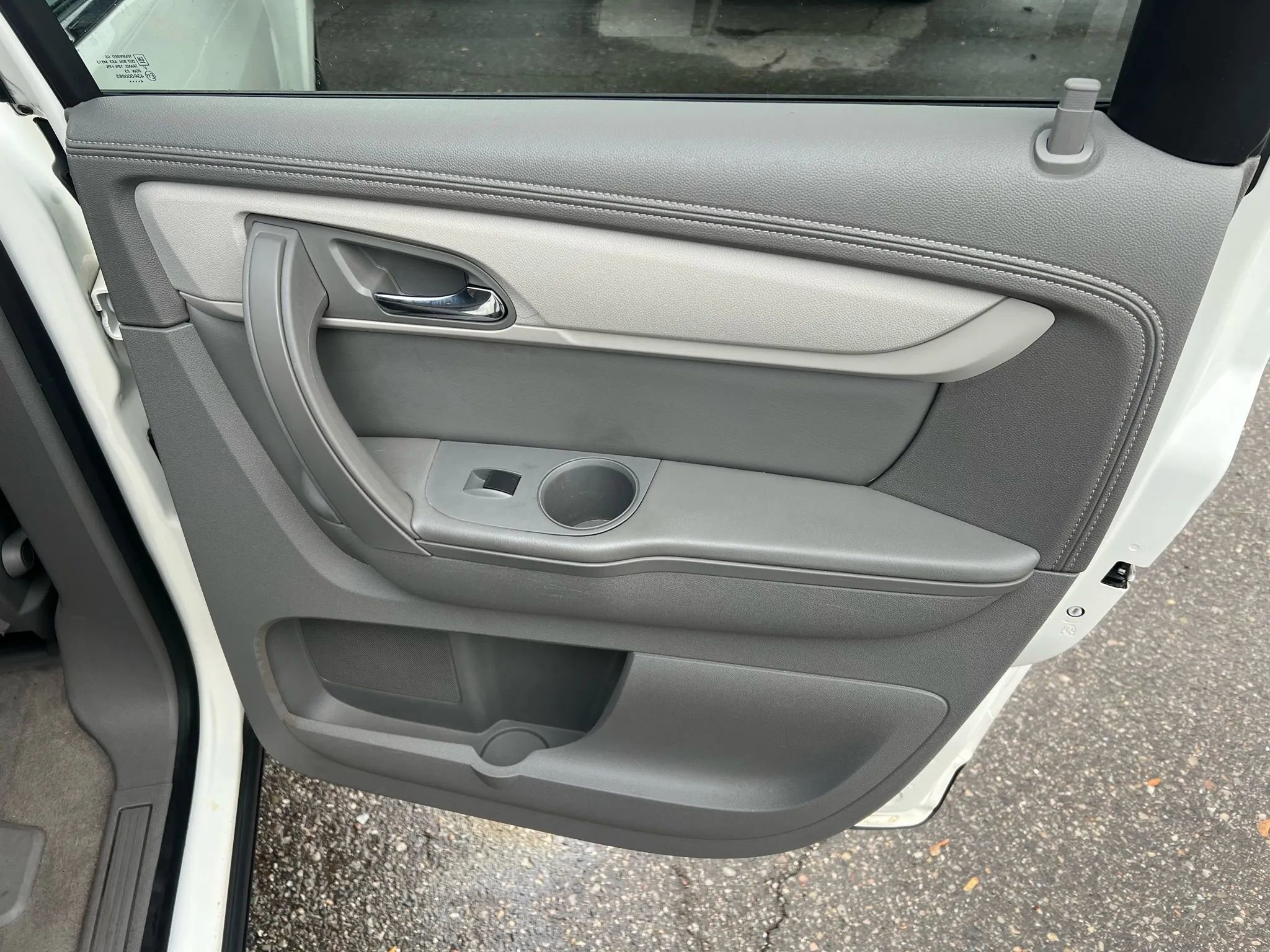 Used 2015 Chevrolet Traverse LT image 35