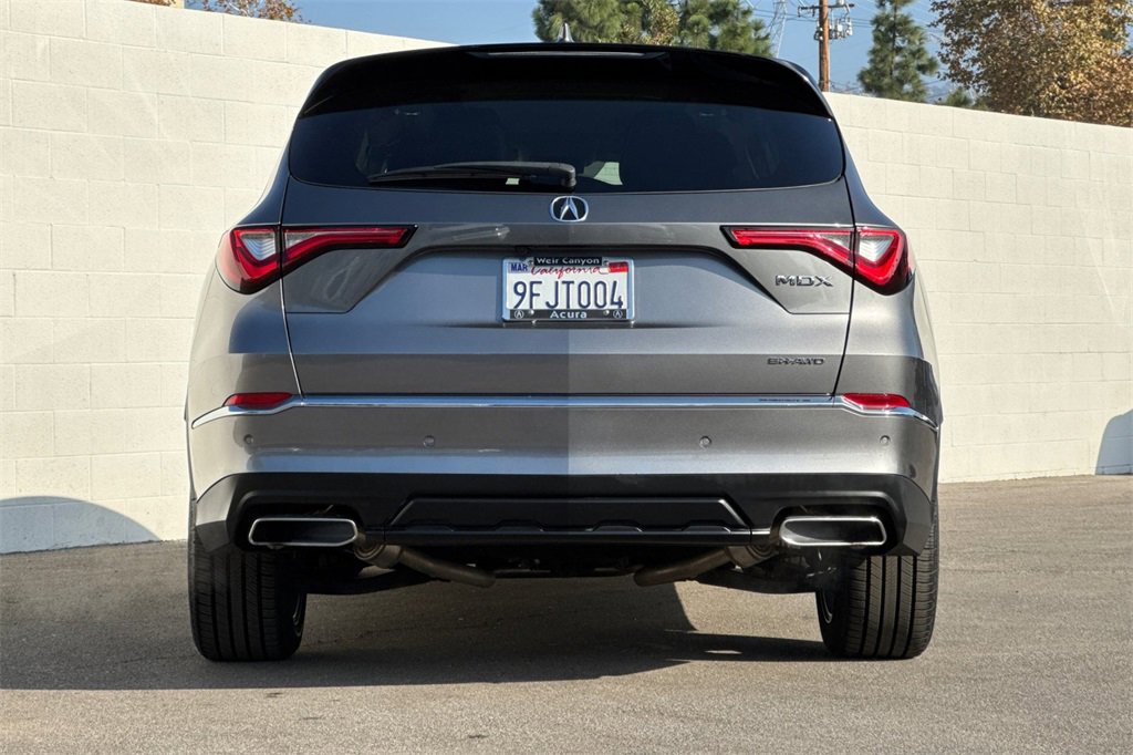 Used 2023 Acura MDX SH-AWD w/ Technology Package image 9