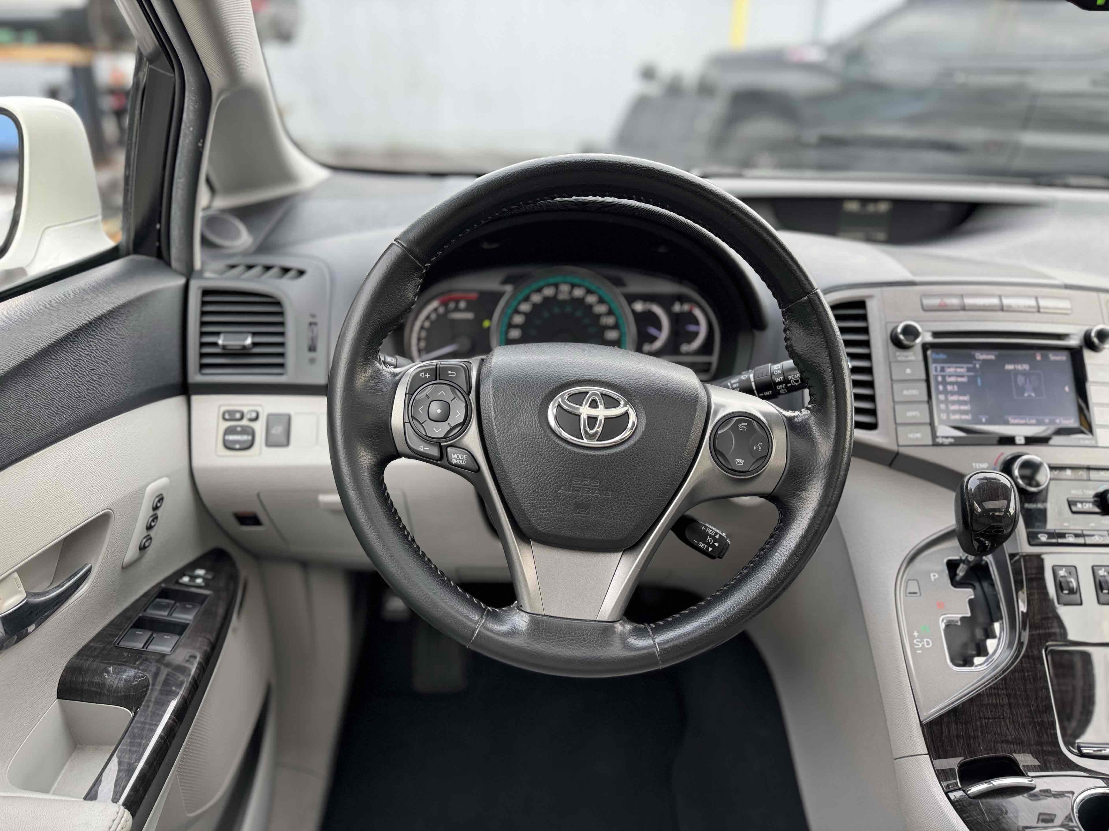 Used 2015 Toyota Venza XLE w/ XLE Premium Package image 21