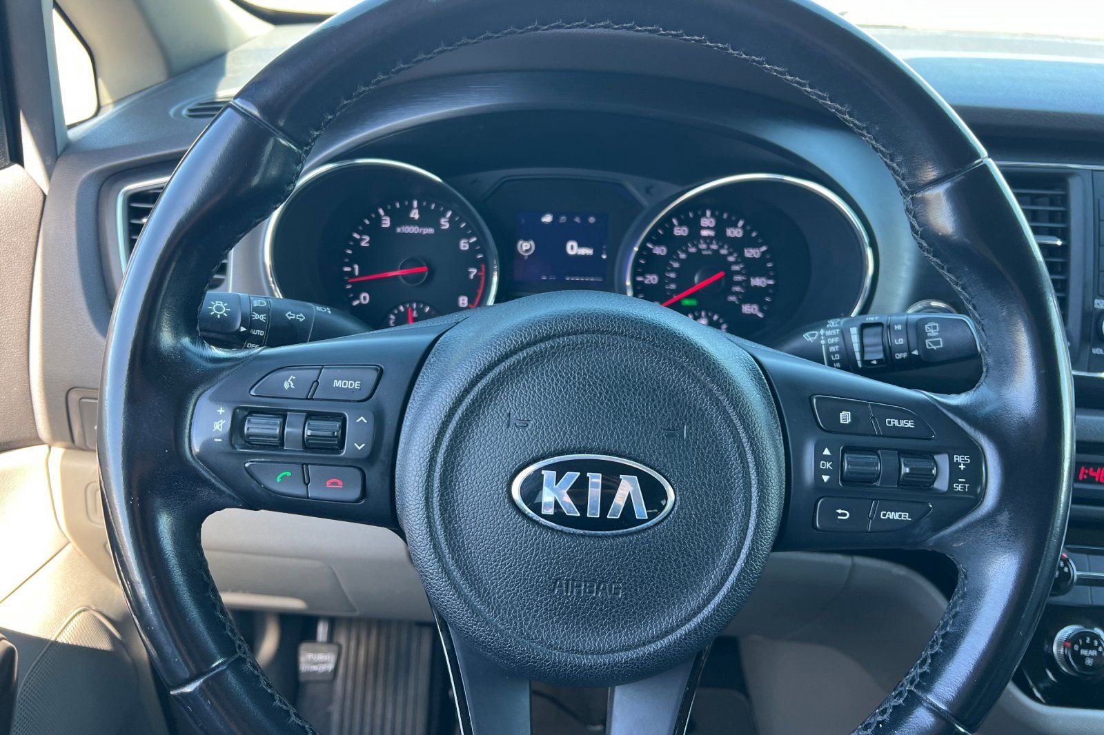 Used 2017 Kia Sedona LX w/ LX Essentials Premium Package image 21