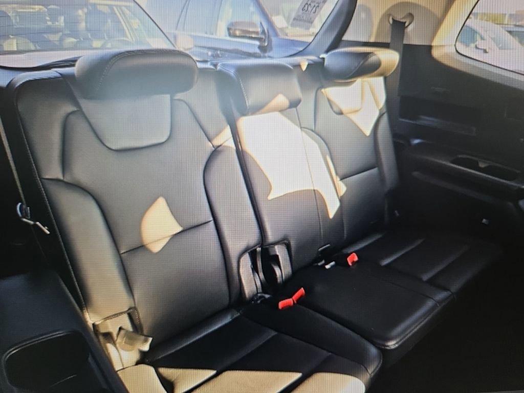 Used 2025 Kia Telluride S image 13