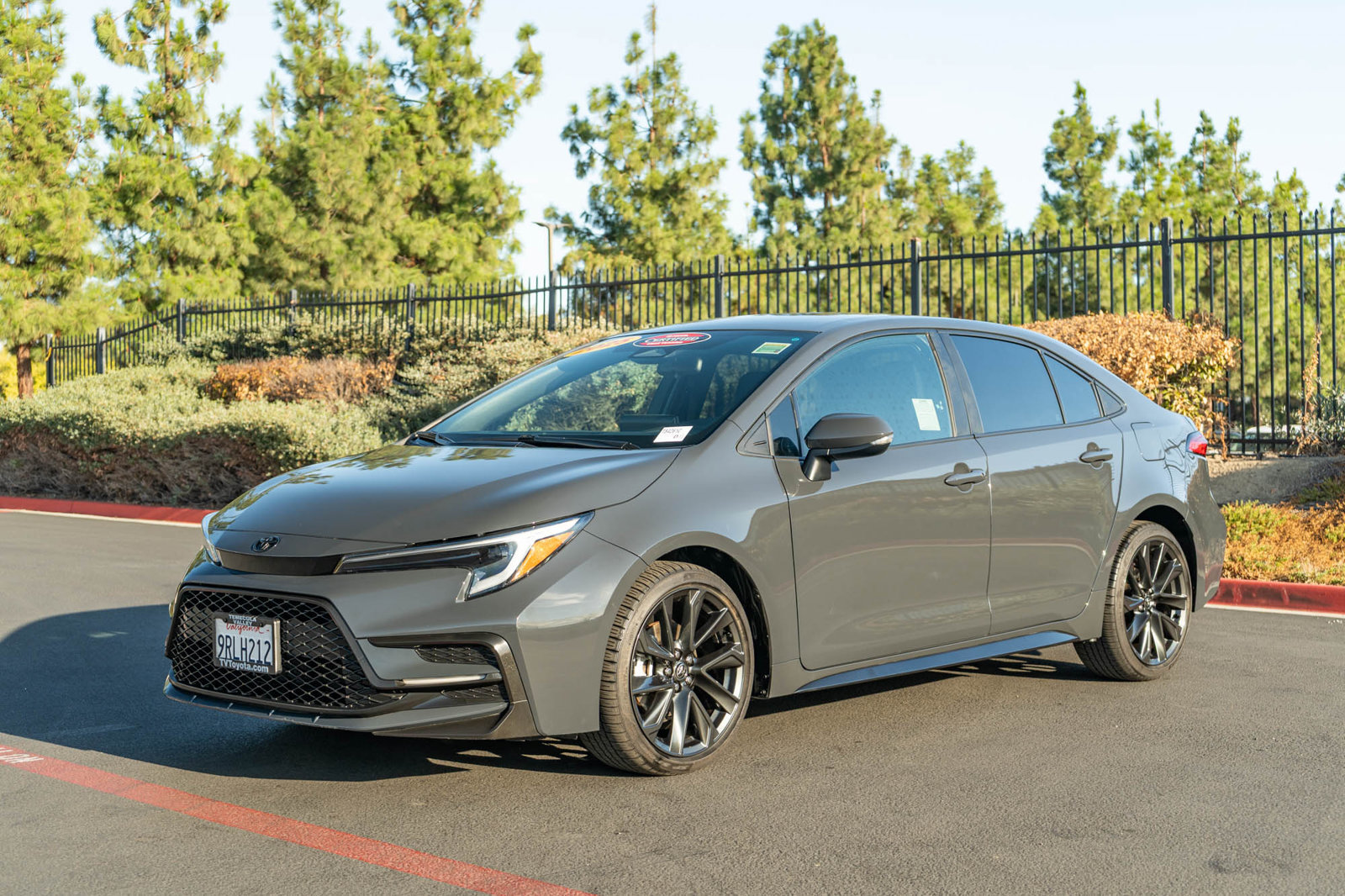 Certified 2025 Toyota Corolla SE FWD image 3