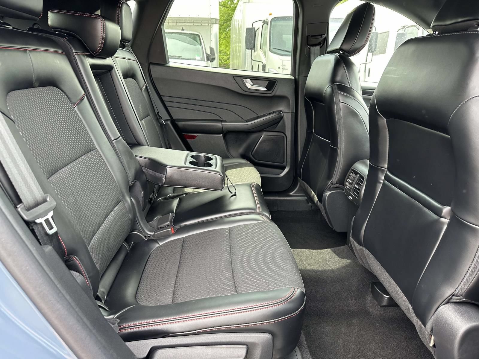 Used 2025 Ford Escape ST-Line w/ Tech Pack #1 AWD/4WD image 25