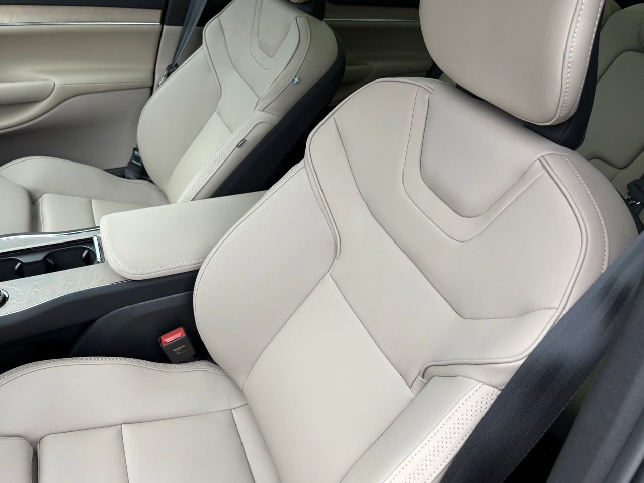 New 2026 Volvo EX90 Plus image 17