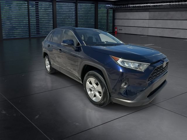 Used 2019 Toyota RAV4 XLE FWD image 2