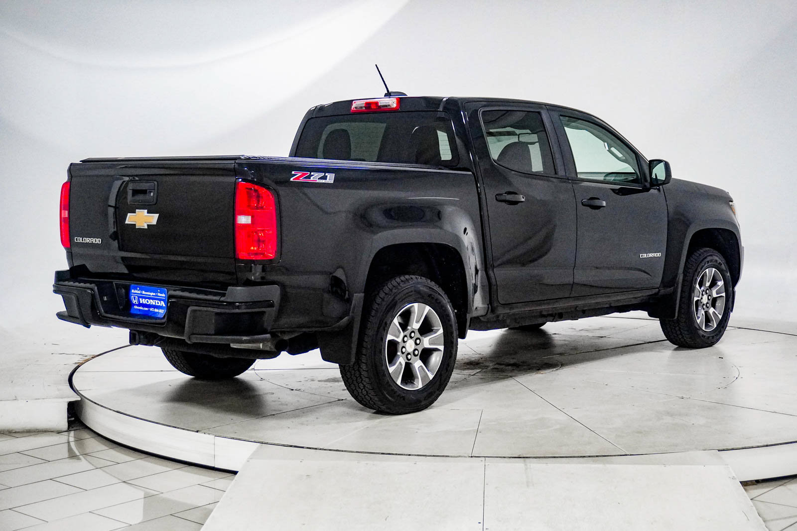 Used 2015 Chevrolet Colorado Z71 AWD/4WD image 9