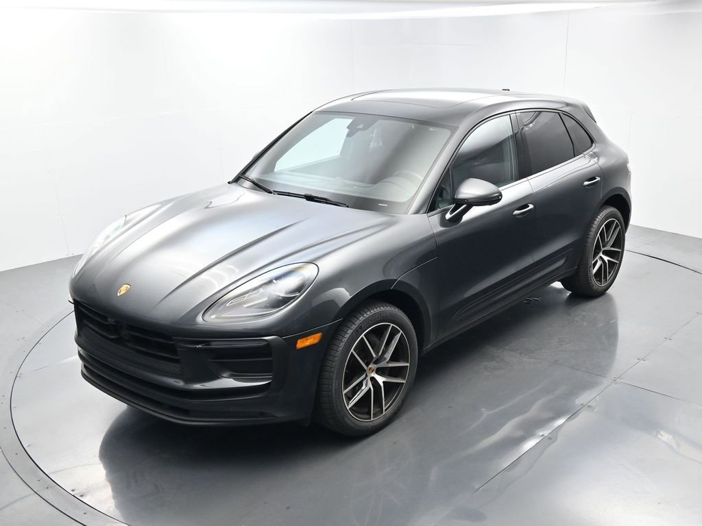 Certified 2023 Porsche Macan AWD/4WD image 30