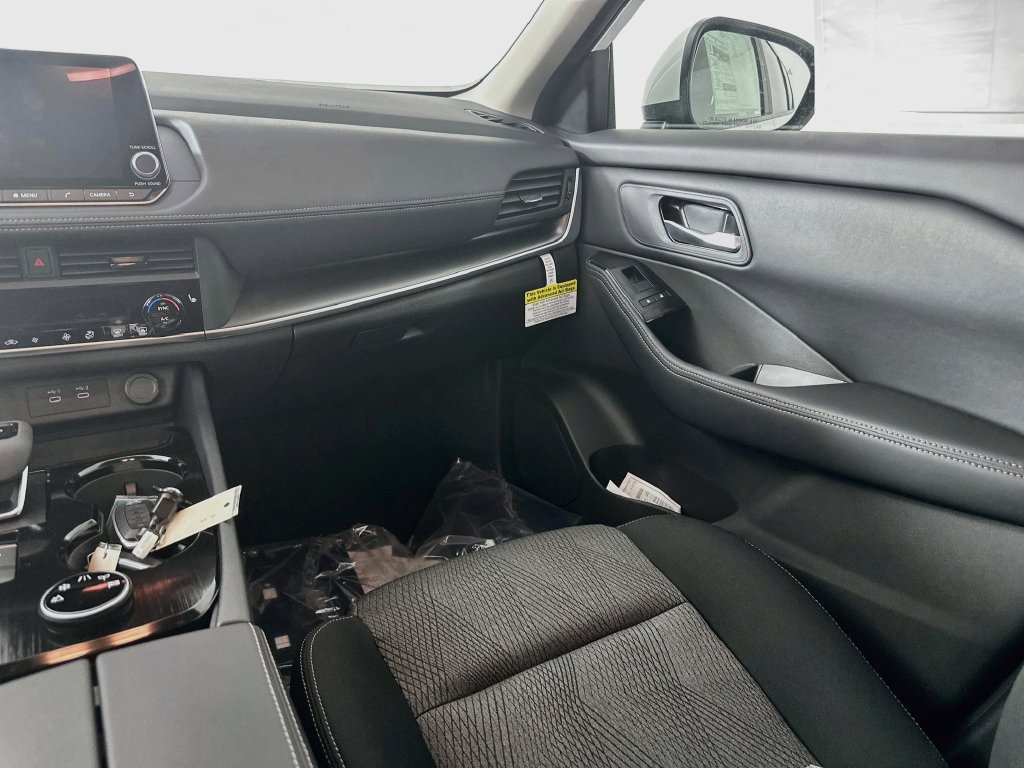 New 2027 Nissan Rogue SV w/ Cold Weather Package AWD/4WD image 30