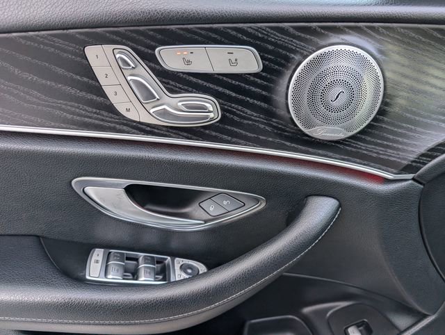 Used 2019 Mercedes-Benz E 300 4MATIC image 5
