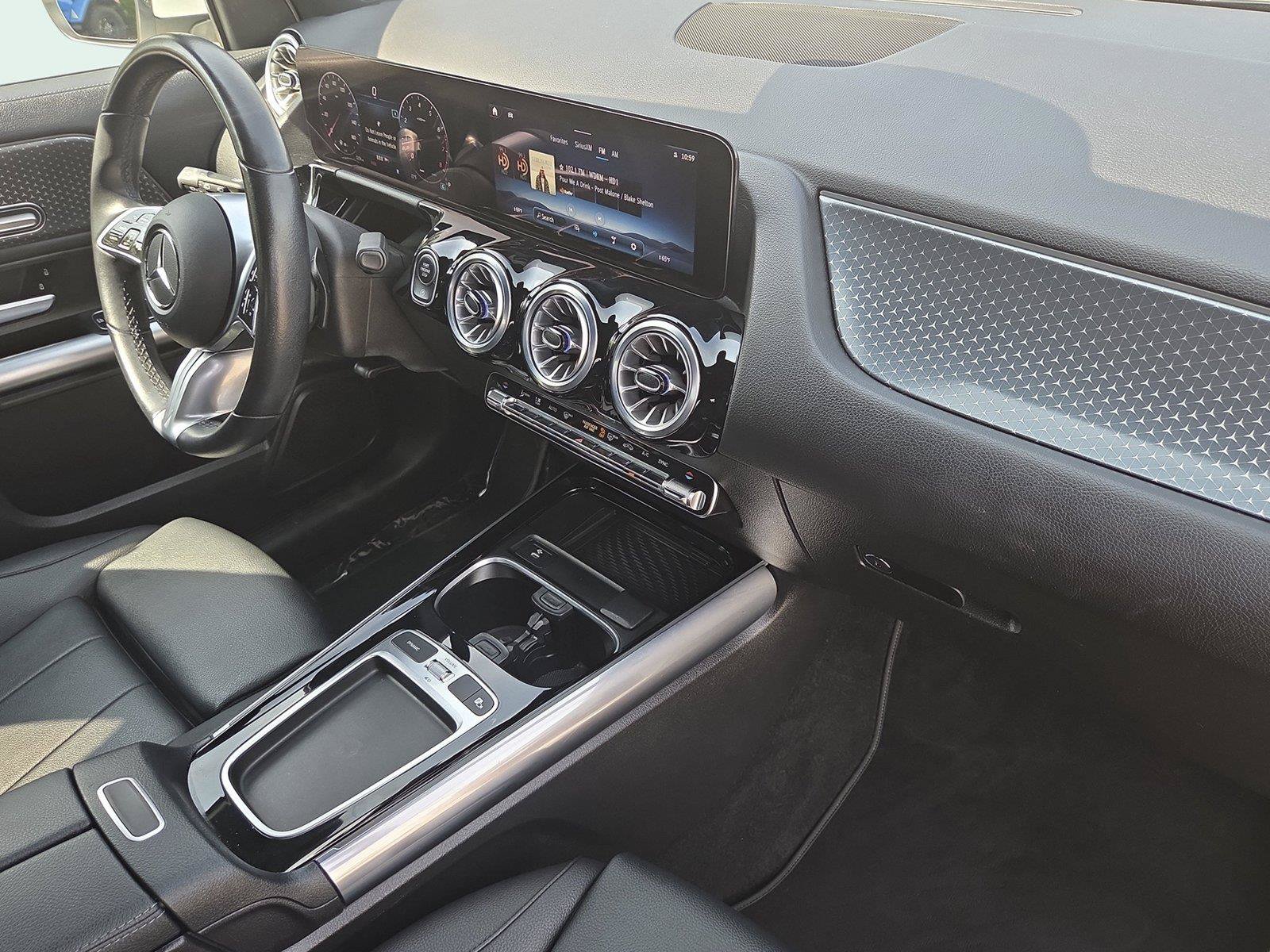 Used 2025 Mercedes-Benz GLA 250 4MATIC image 40