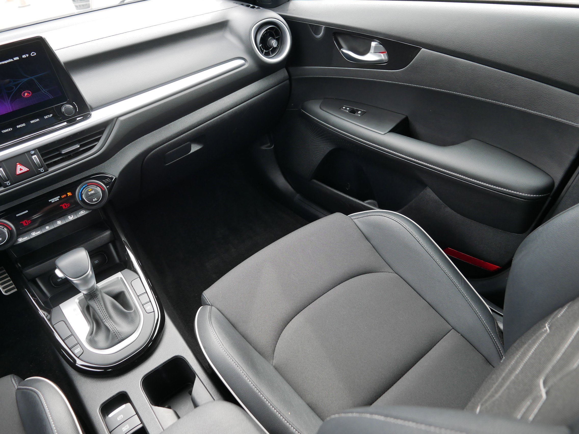 Certified 2024 Kia Forte GT-Line image 11