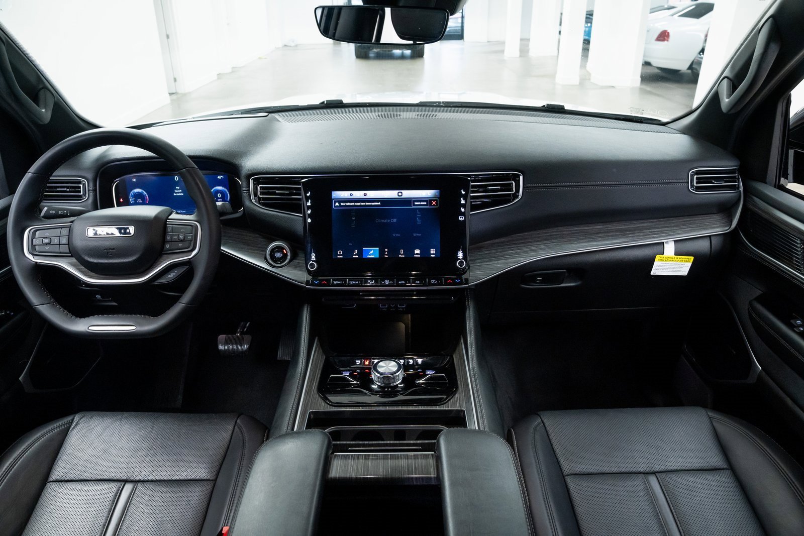 Used 2024 Jeep Wagoneer Series II w/ Convenience Group I image 9