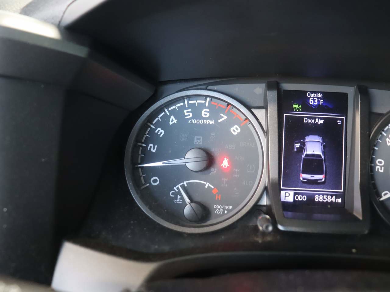 Used 2021 Toyota Tacoma TRD Sport w/ Technology Package RWD image 9