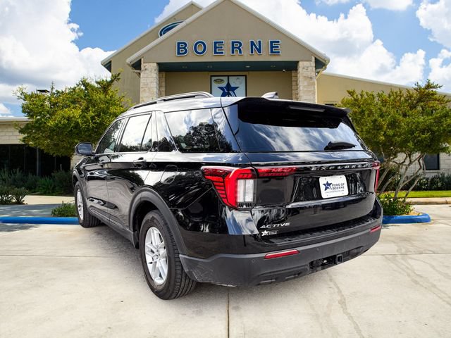 Used 2026 Ford Explorer Active RWD image 2