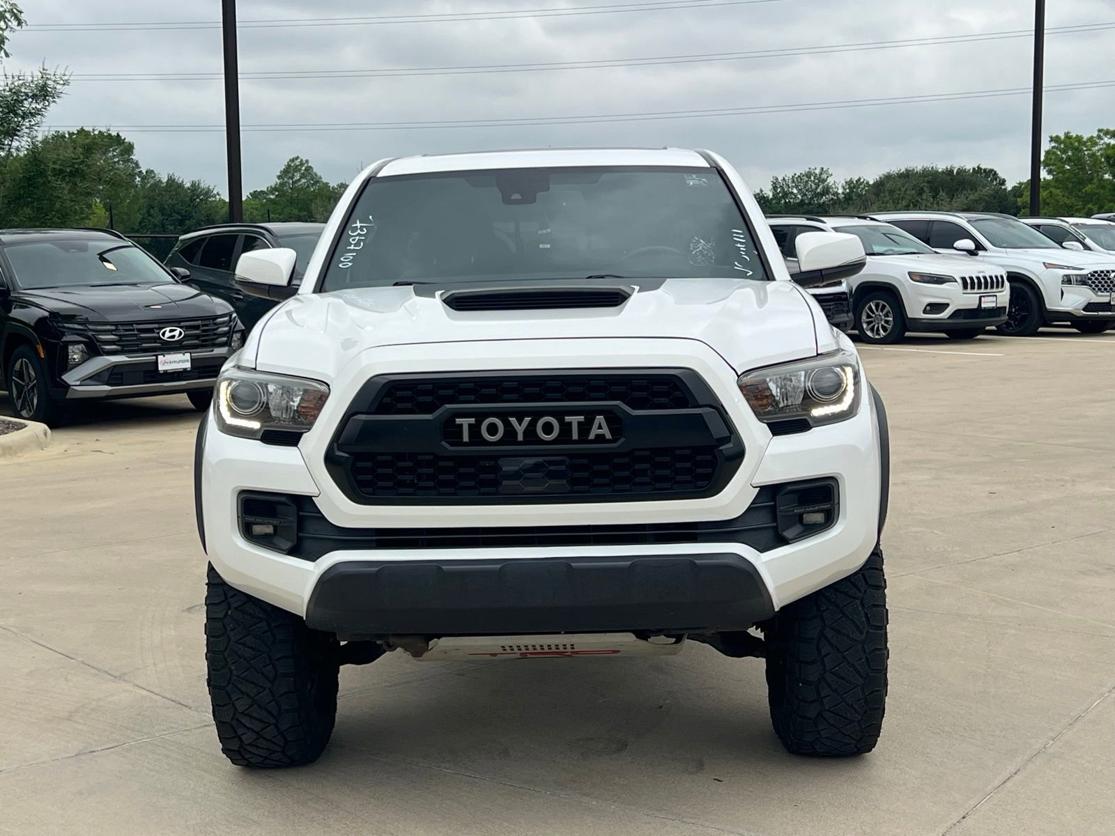 Used 2019 Toyota Tacoma TRD Pro AWD/4WD image 2
