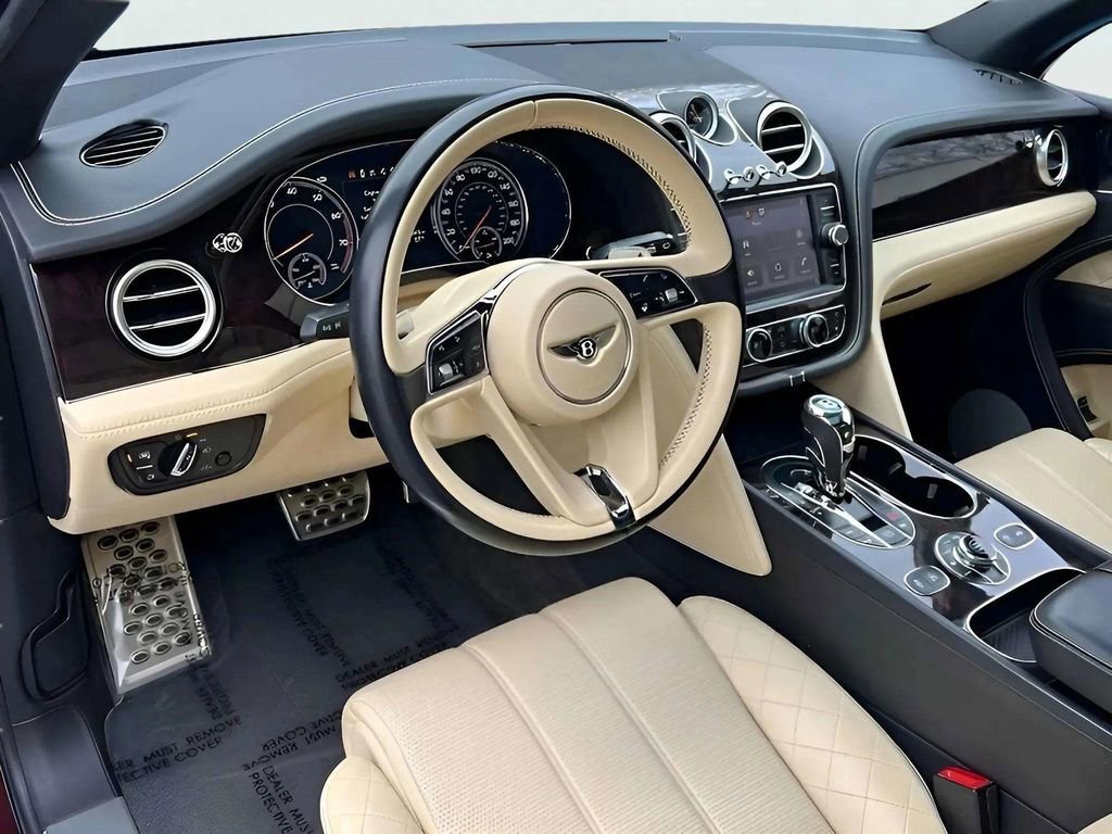 Used 2017 Bentley Bentayga image 17