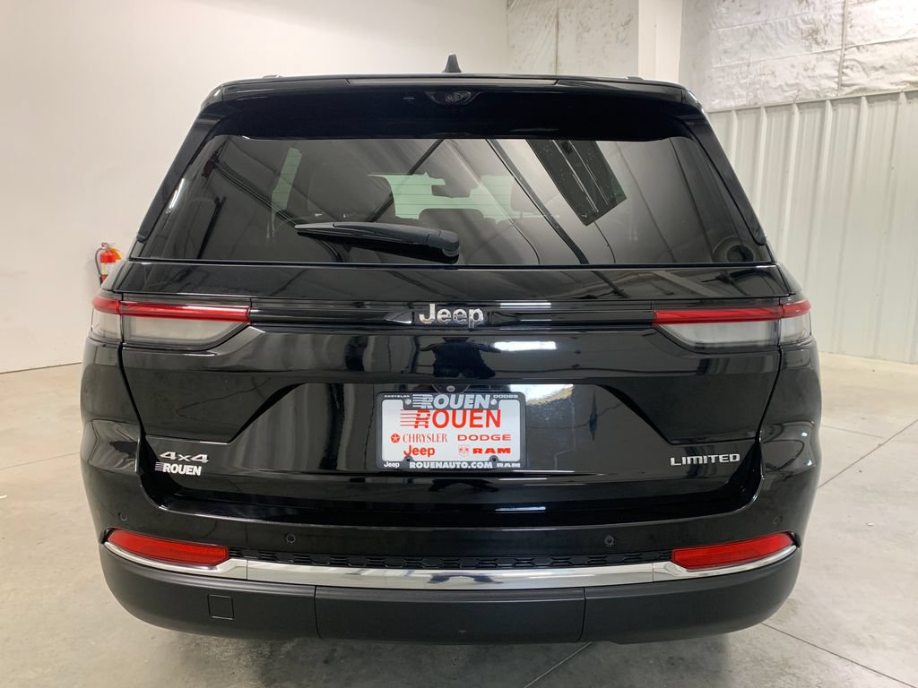 Used 2023 Jeep Grand Cherokee Limited w/ Luxury Tech Group II AWD/4WD image 28