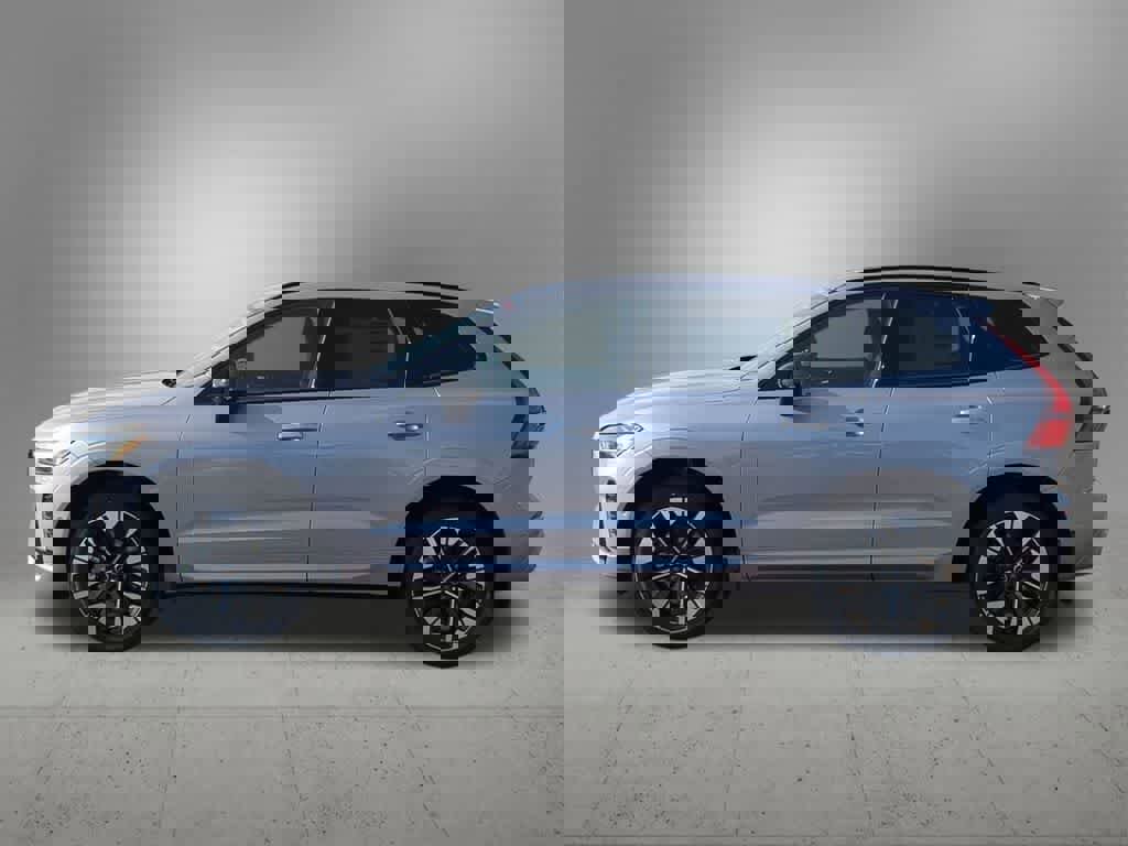 New 2026 Volvo XC60 B5 Plus w/ Protection Package Premier image 3