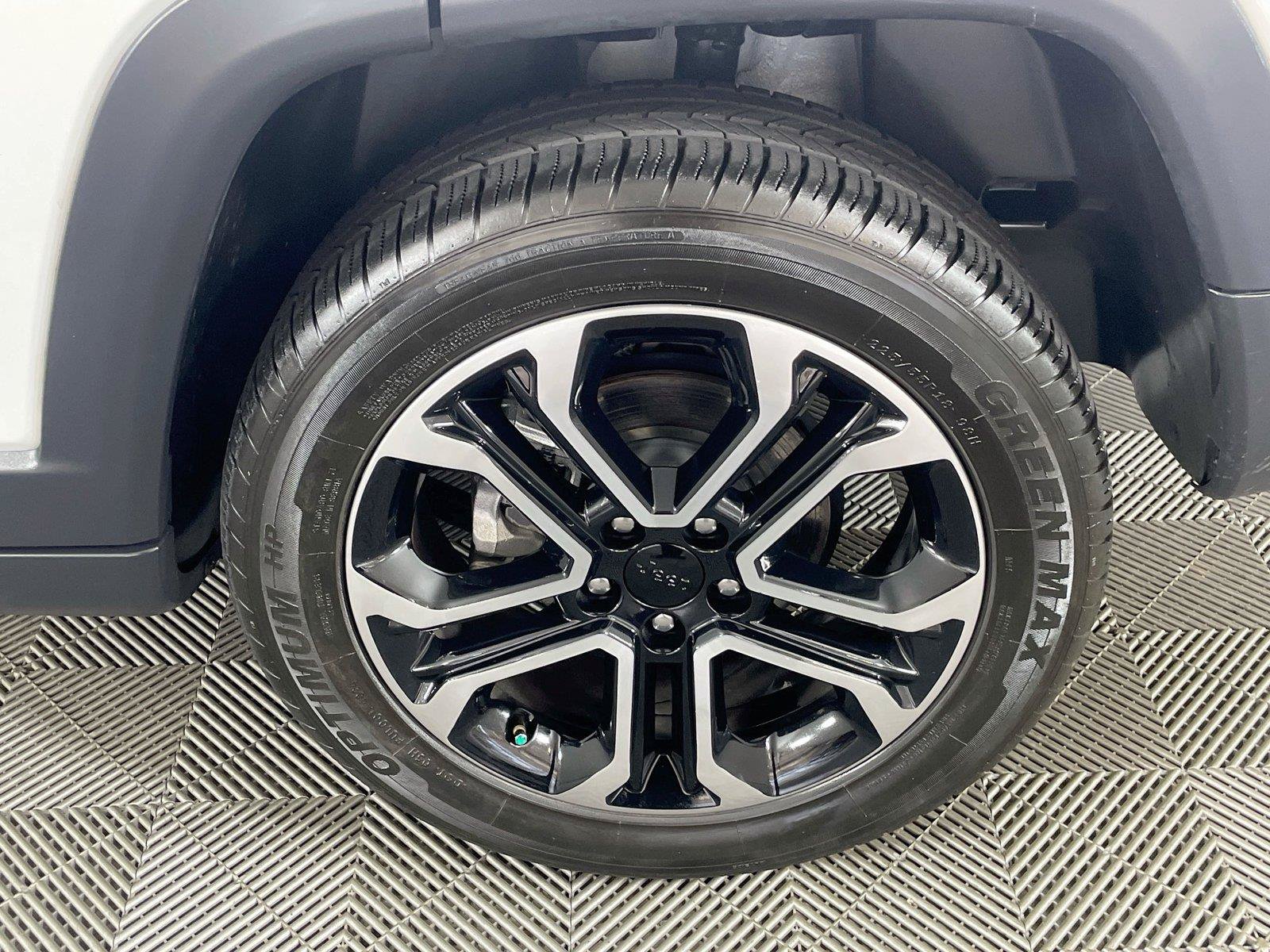 Used 2023 Jeep Compass Limited AWD/4WD image 32