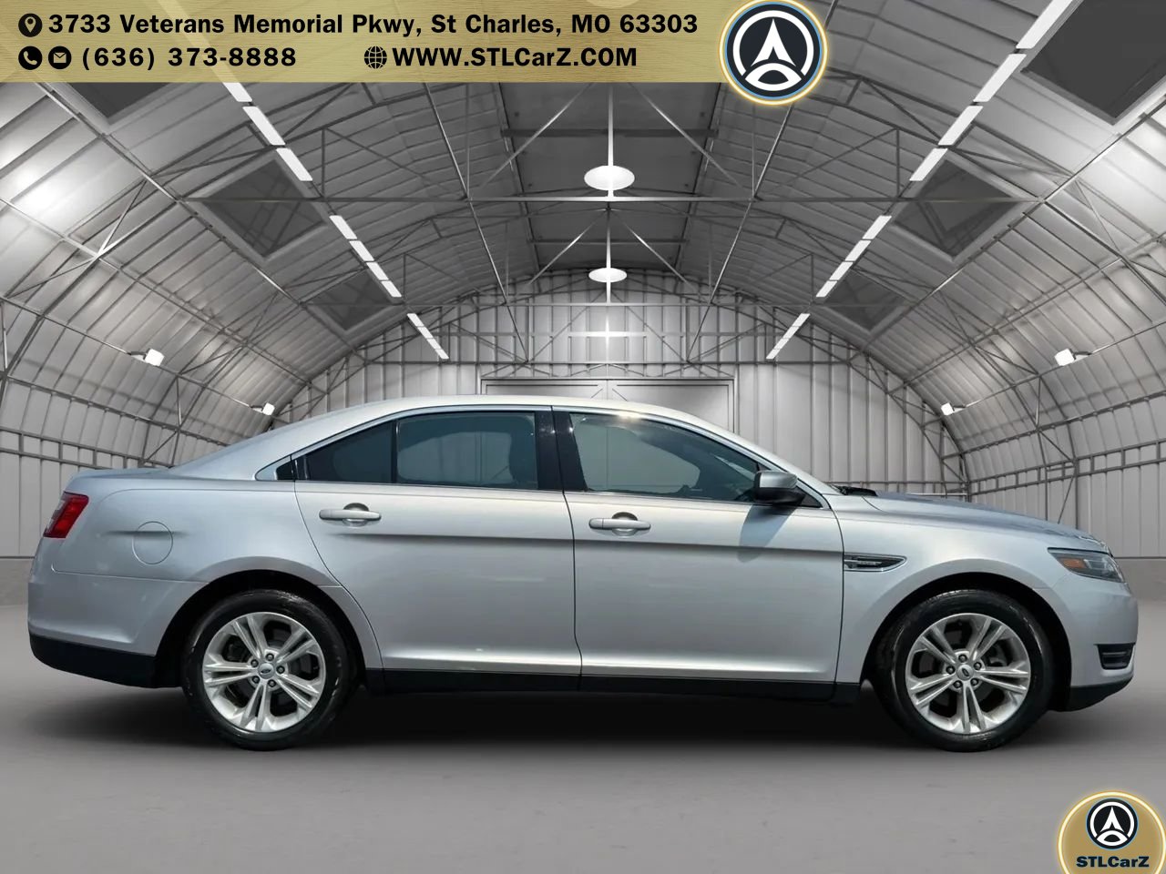 Used 2016 Ford Taurus SEL FWD image 2