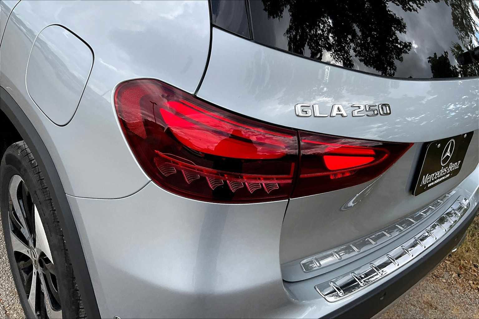 Certified 2025 Mercedes-Benz GLA 250 image 23