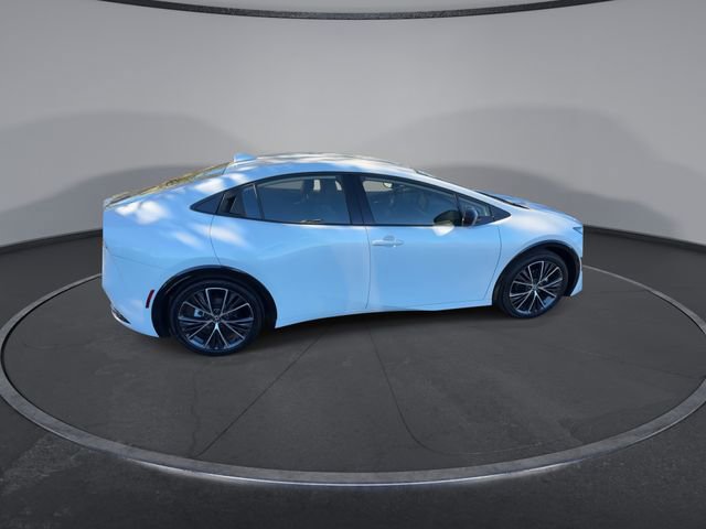 Used 2025 Toyota Prius XLE image 17