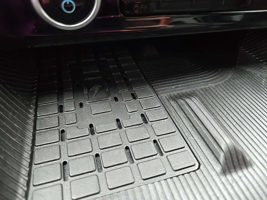 Used 2025 Ford Explorer Platinum w/ LUX Leather Package AWD/4WD image 54