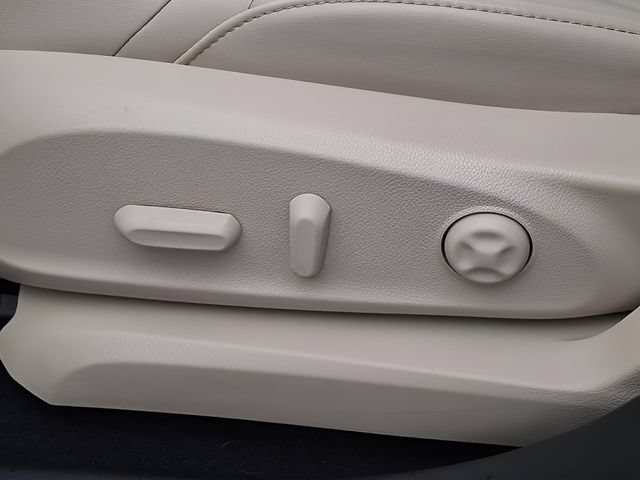 Used 2020 Buick Envision Preferred AWD/4WD image 10