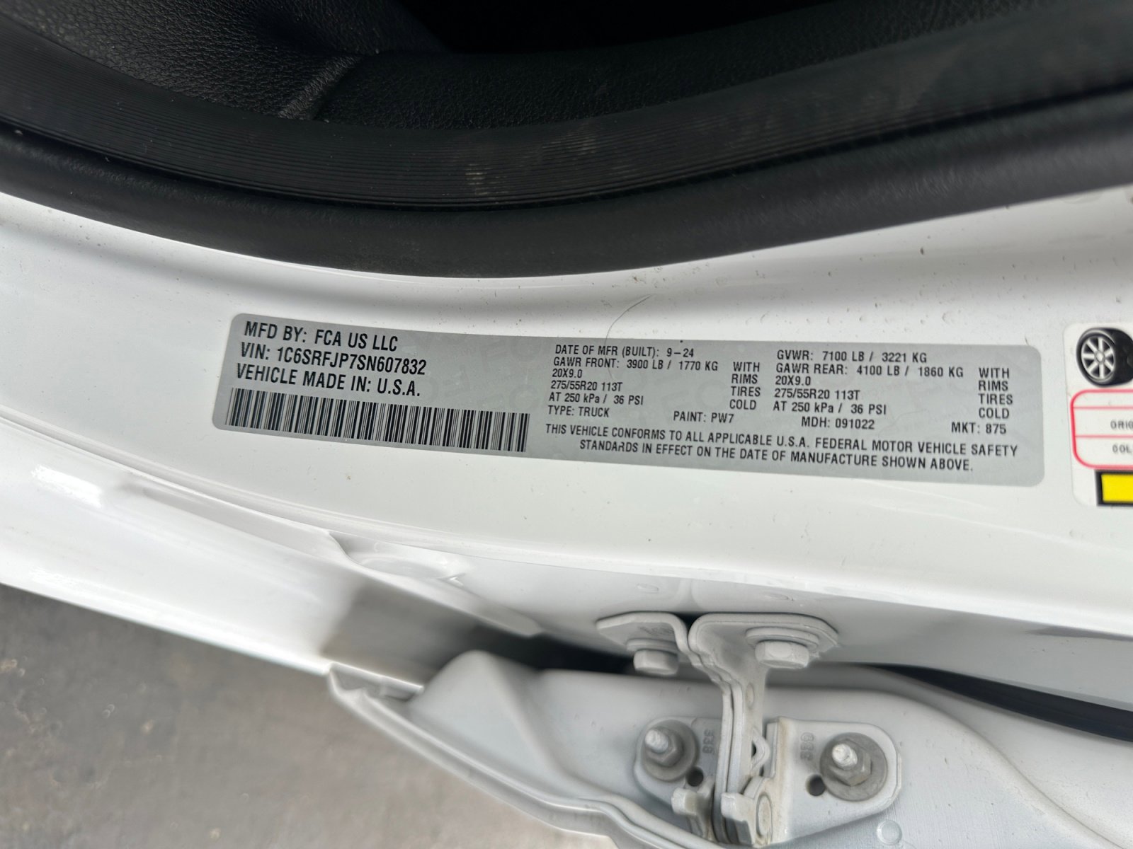 Used 2025 RAM 1500 Laramie image 34