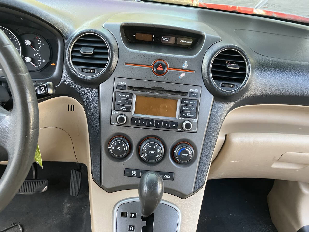 Used 2009 Kia Rondo LX image 22