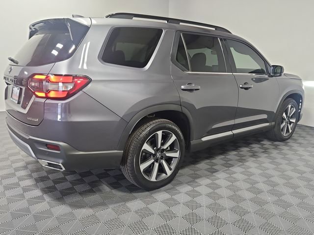 Certified 2025 Honda Pilot Touring image 5