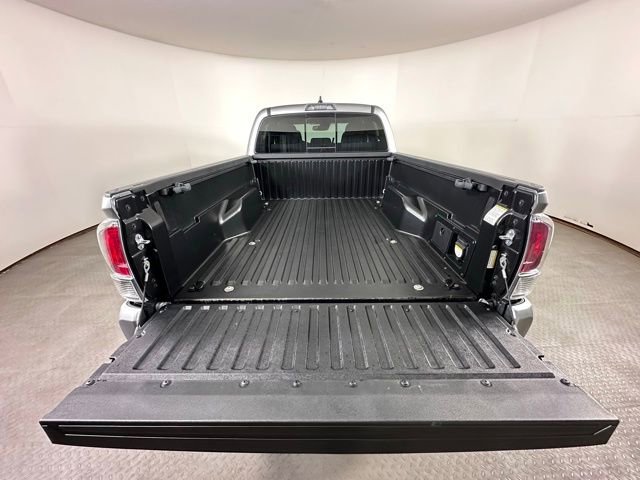 Used 2022 Toyota Tacoma TRD Sport AWD/4WD image 13