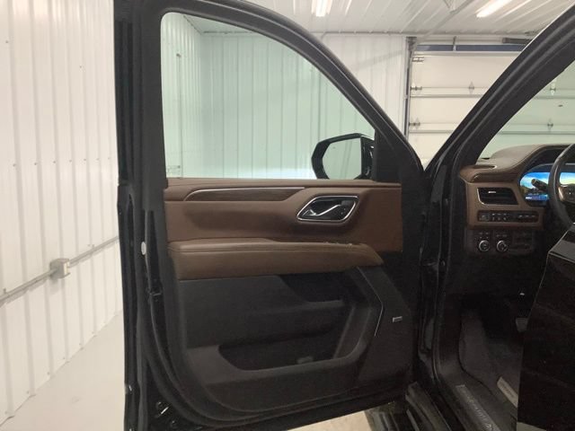 Used 2023 Chevrolet Tahoe High Country AWD/4WD image 15