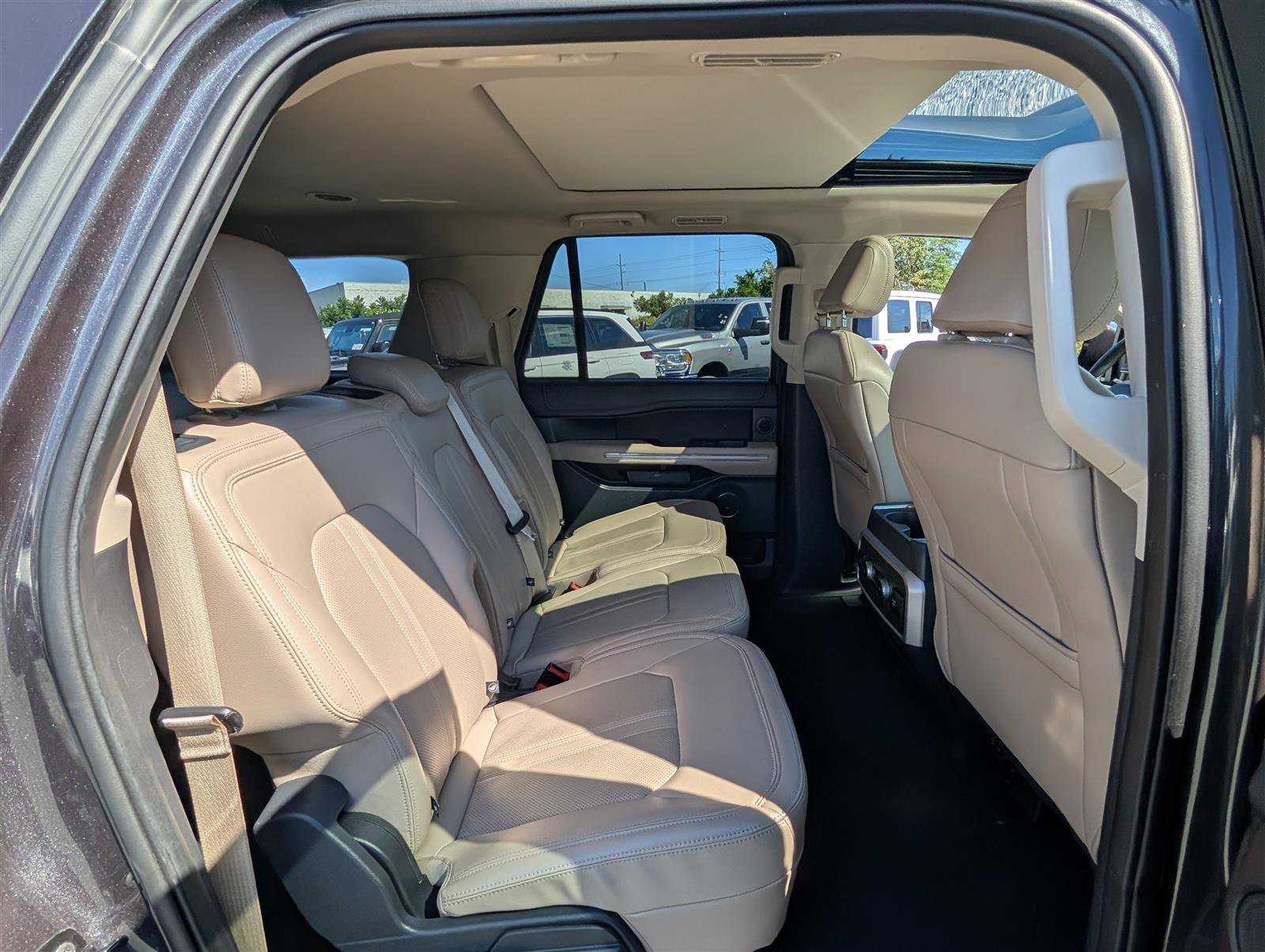 Used 2024 Ford Expedition Max Limited image 11