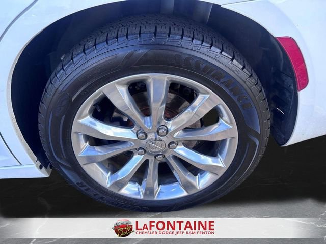 Used 2019 Chrysler 300 Touring L w/ Quick Order Package 22F image 32