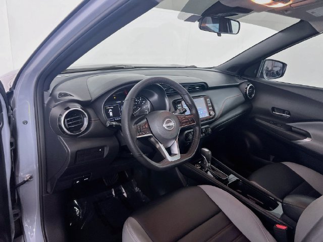 Used 2024 Nissan Kicks SR w/ SR Premium Package FWD image 9