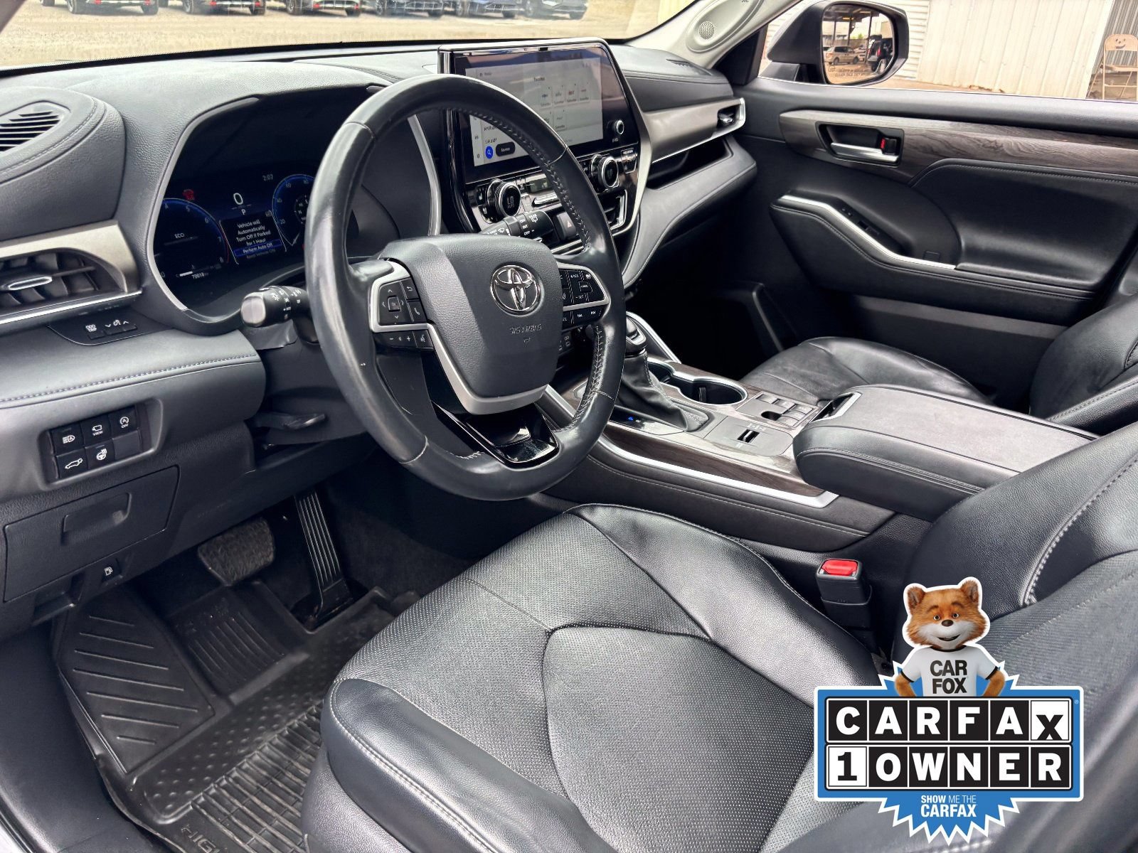 Used 2024 Toyota Highlander Limited FWD image 19